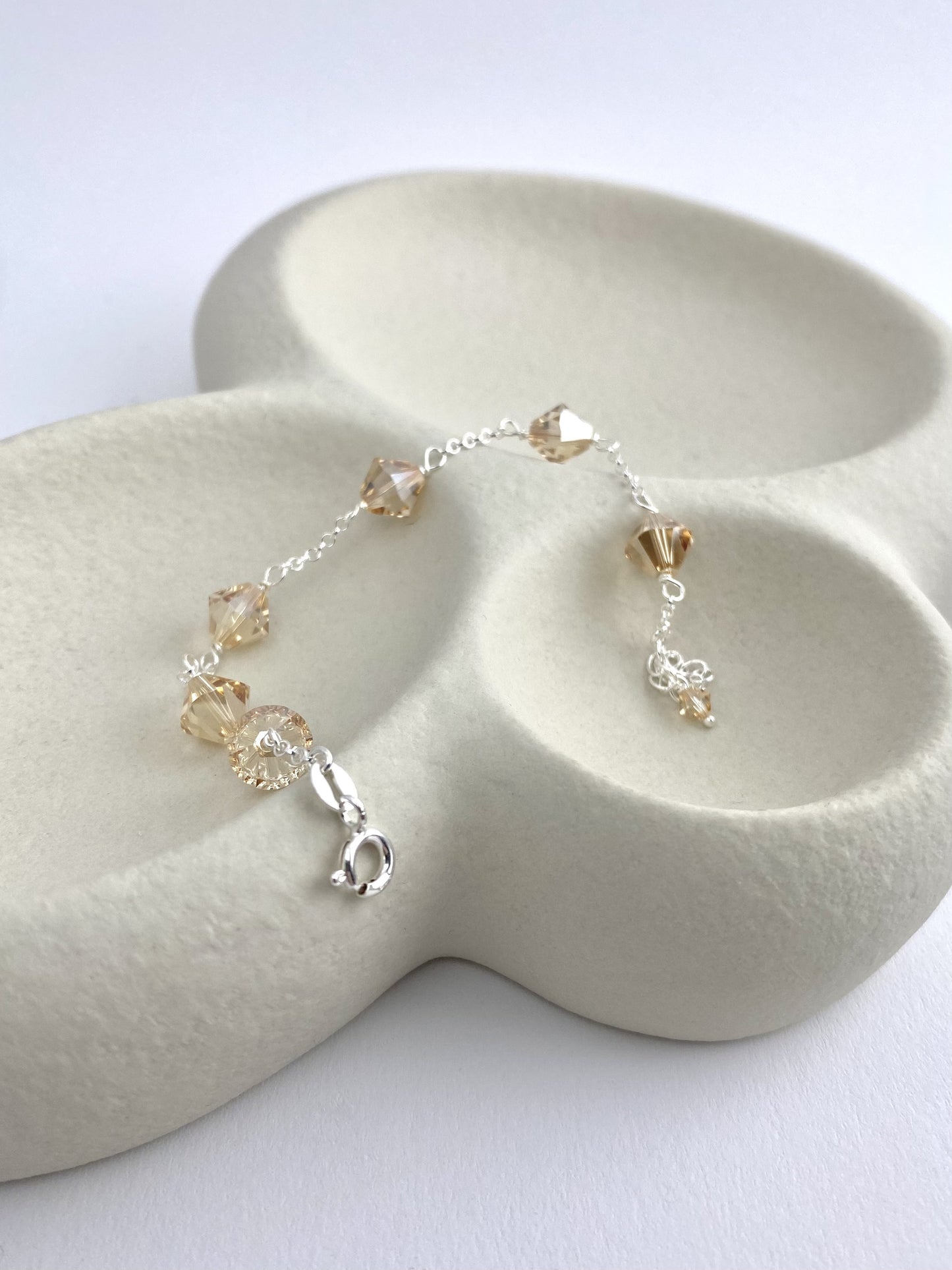 Aarteeni-rannekoru, beige, hopea