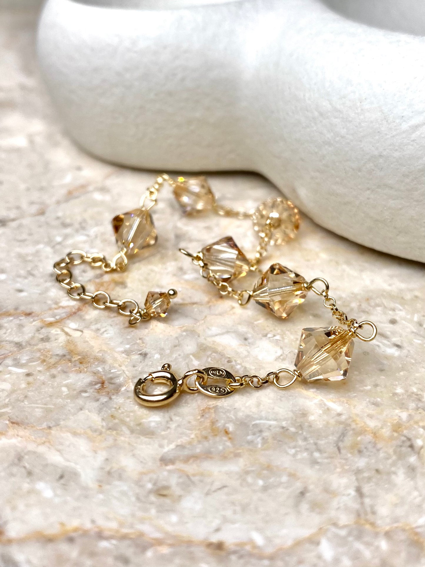 Aarteeni-rannekoru, beige, kullattu hopea