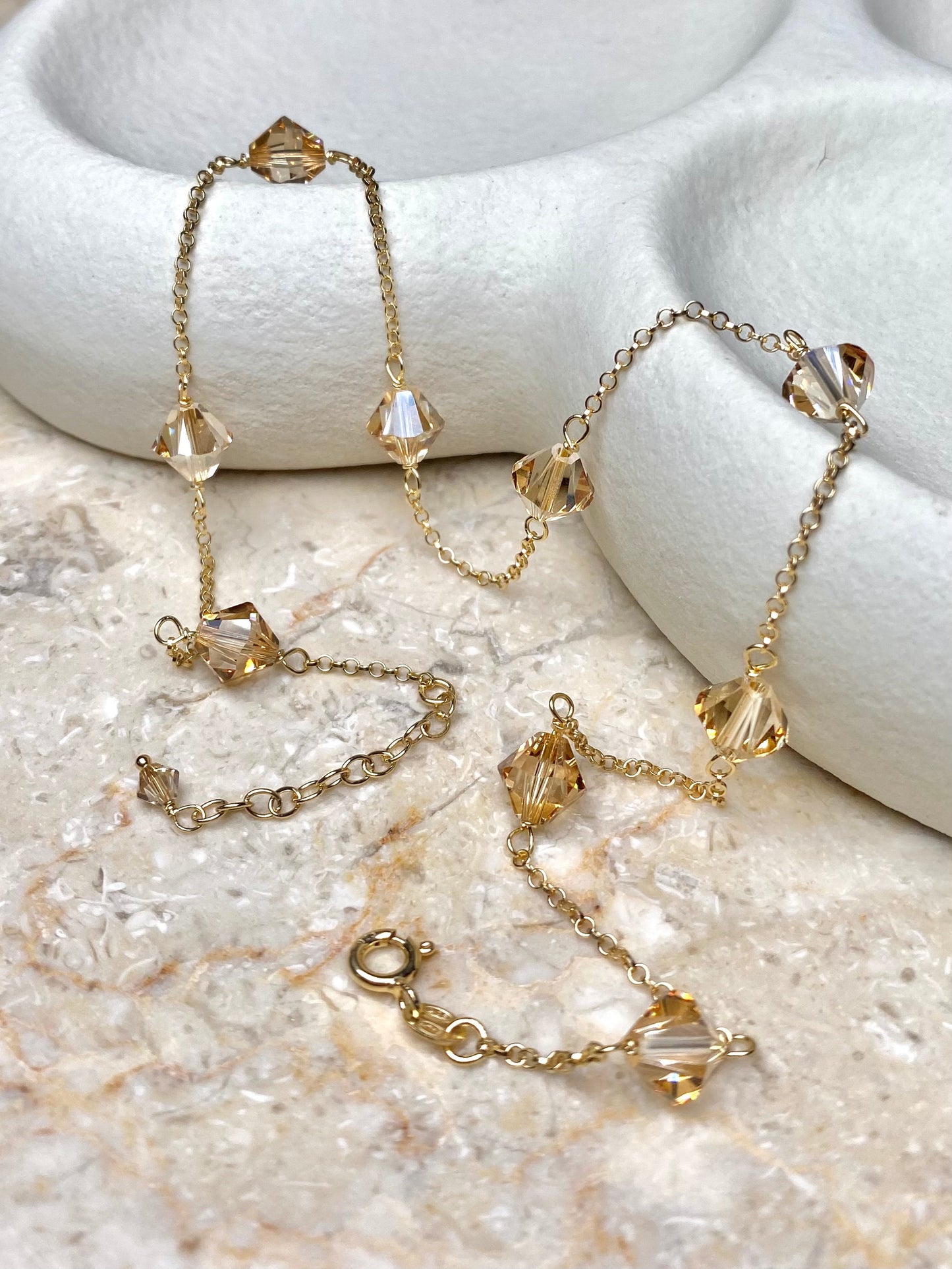 Aarteeni-kaulakoru, beige, kullattu hopea