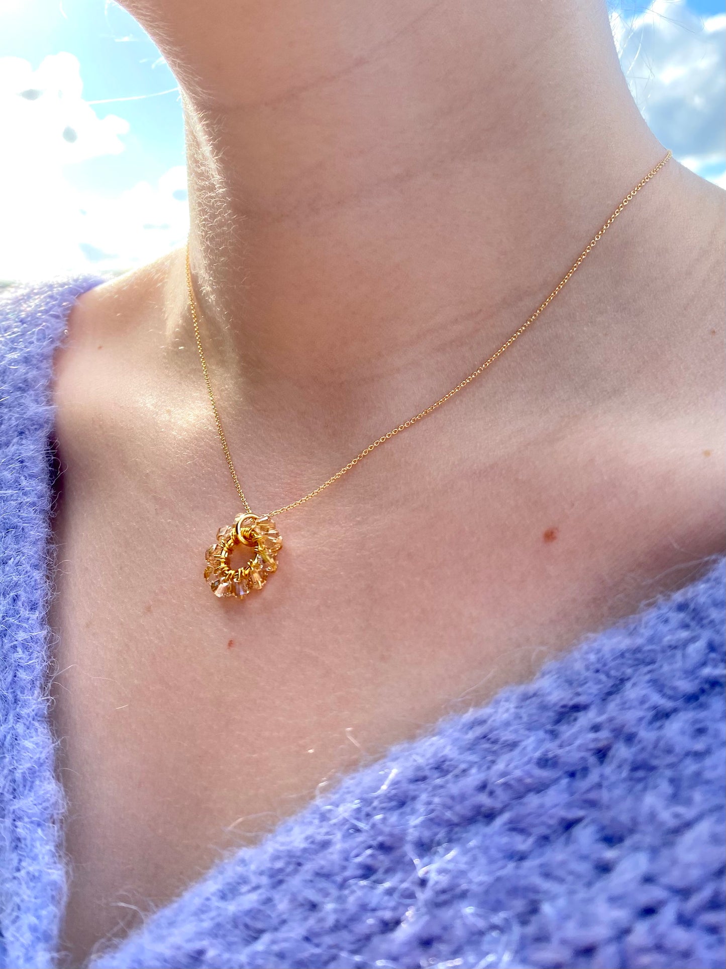 Soolorengas-kaulakoru, beige, kullattu hopea