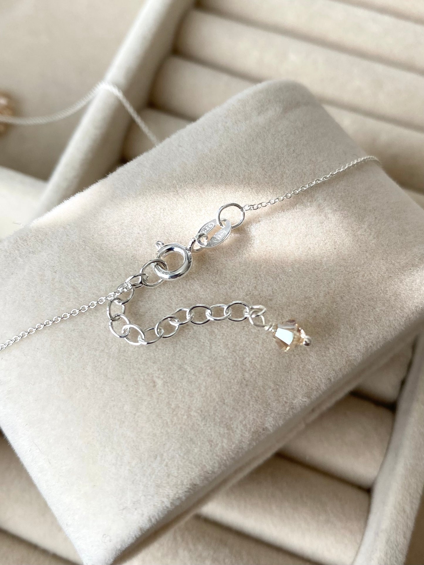 Soolorengas-kaulakoru, beige, hopea