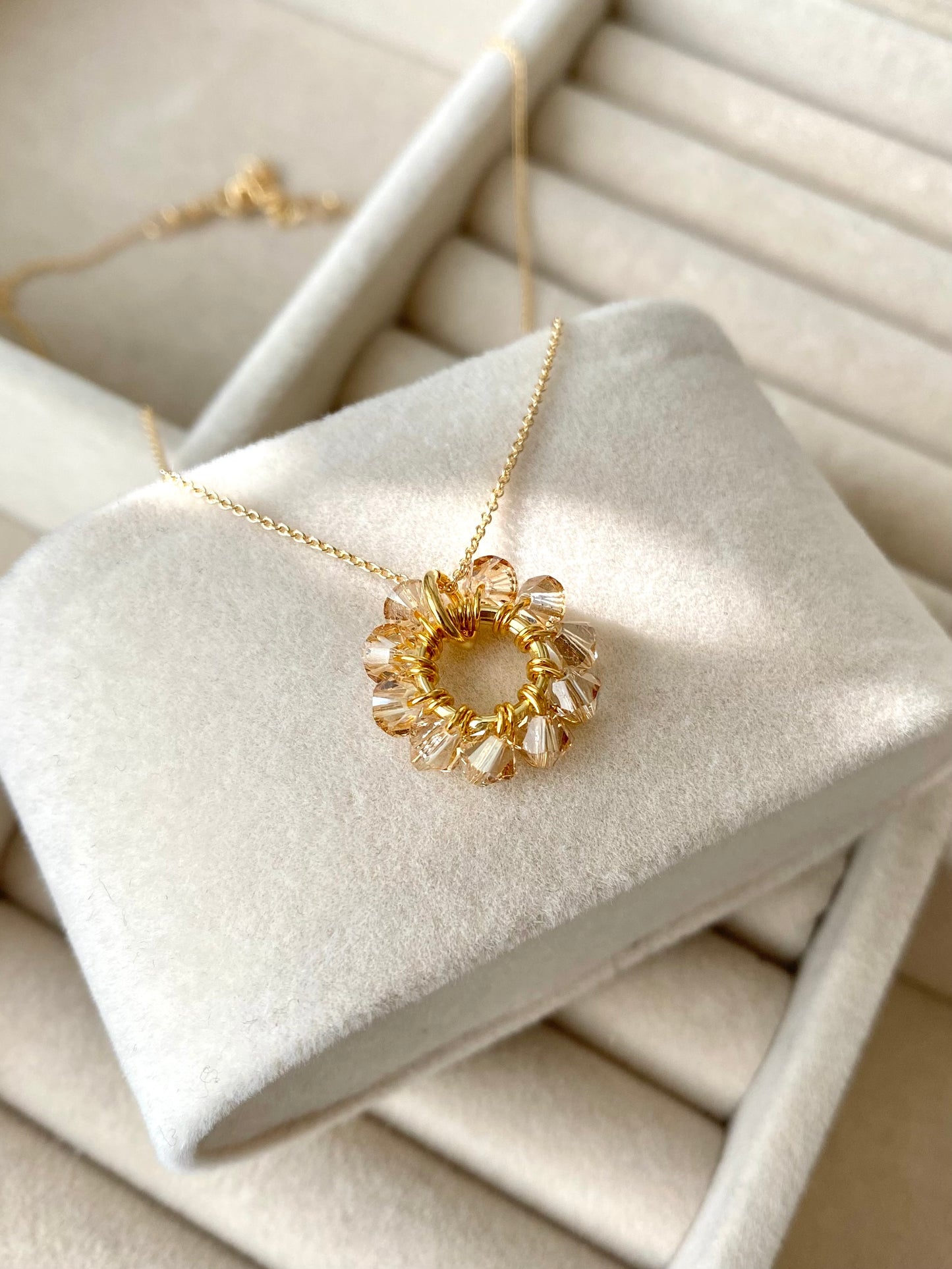 Tuplarenkaat & Soolorengas -korusetti, beige, kullattu hopea