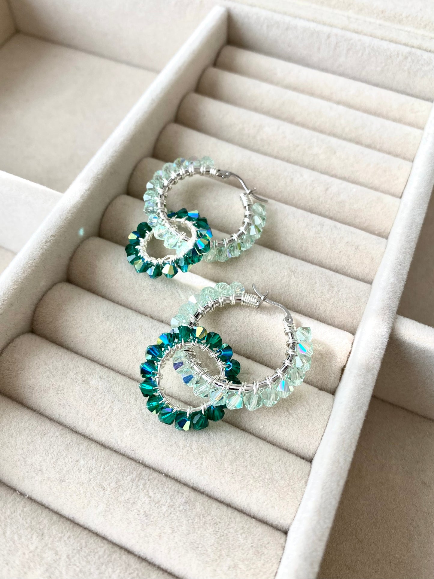 Tuplarenkaat-korvakorut, vihreä, hopea