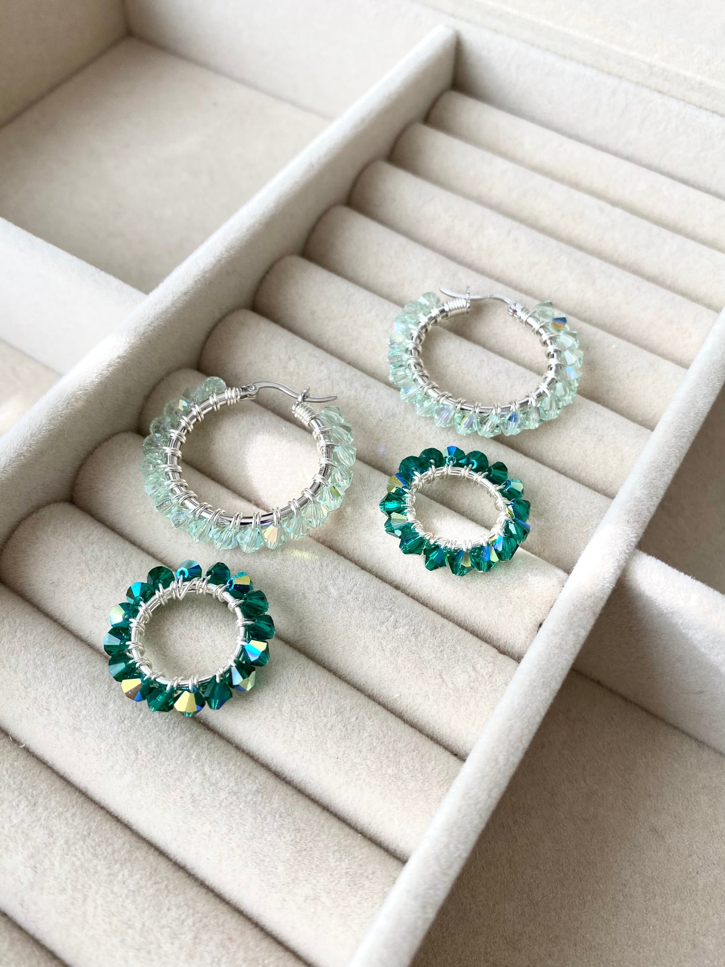 Tuplarenkaat-korvakorut, vihreä, hopea