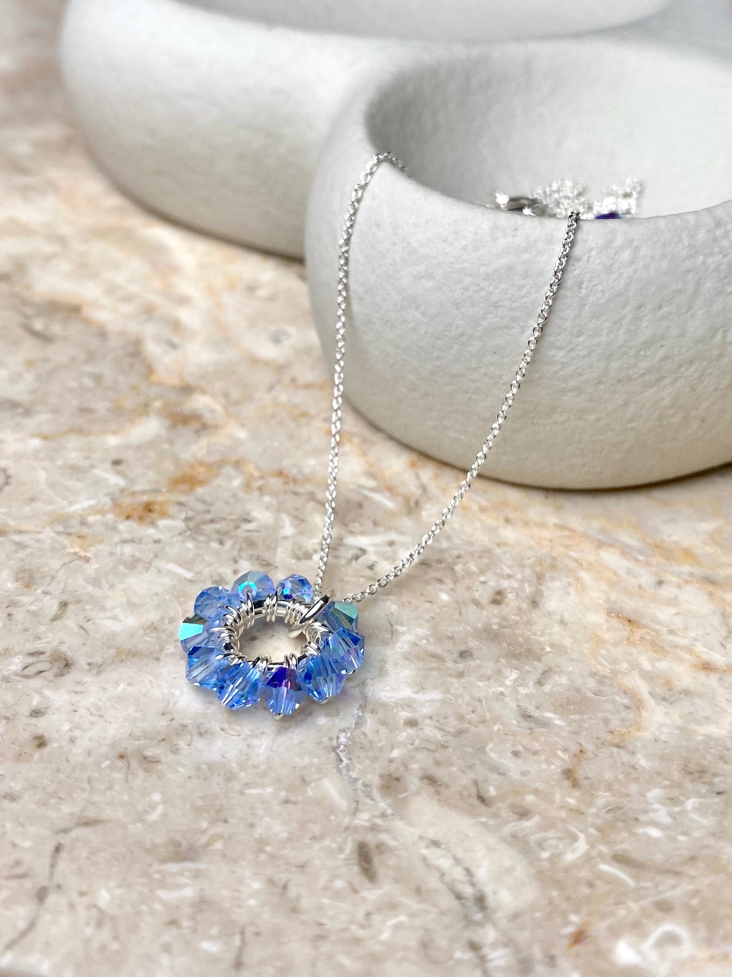 Minimalistinen vaaleansininen hopea kaulakoru